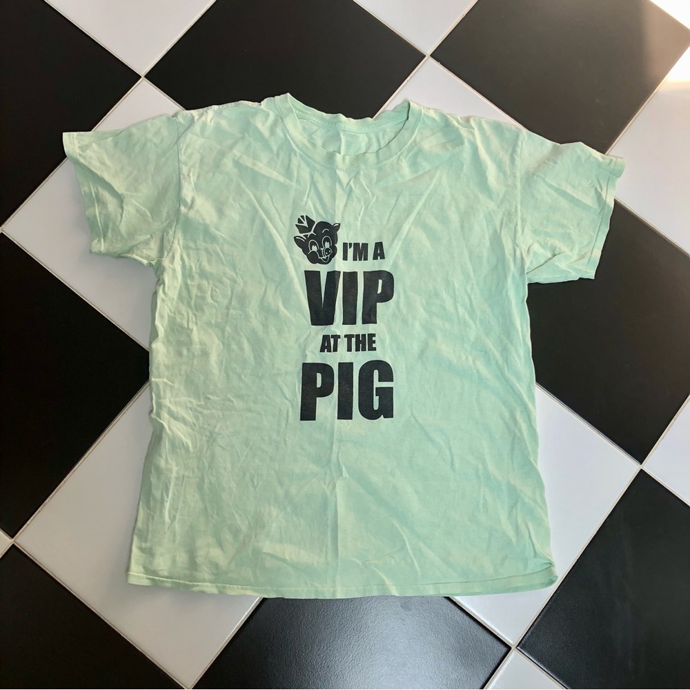 Vintage Piggly Wiggly I’m a VIP at the PIG T-Shirt Light Green Pastel unisex XL